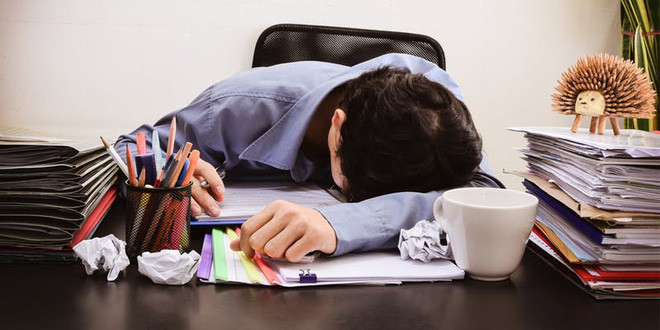 Làm việc quá sức: chẳng cần trụy tim cũng có thể khiến bạn tử vong