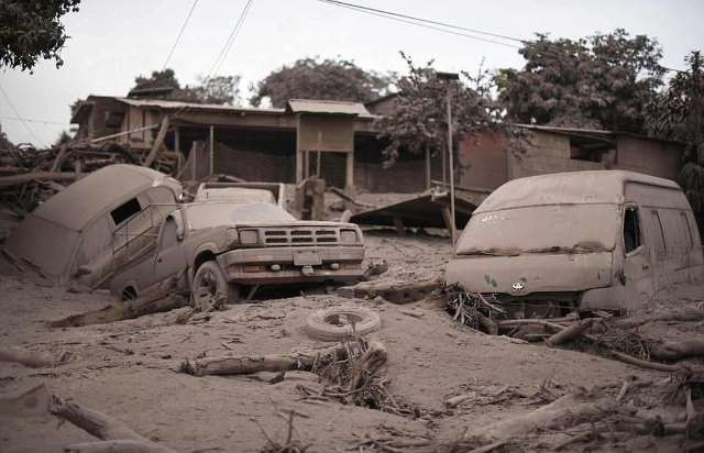 Hiện trường khủng khiếp vụ núi lửa phun trào ở Guatemala
