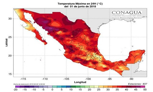 Đèn giao thông bị nung chảy trong nắng nóng 50 độ C ở Mexico