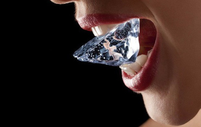 Cách sơ cứu khi chẳng may bị đá lạnh dính vào lưỡi