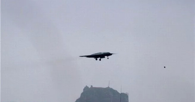 Sharp Sword - UAV Trung Quốc có khả năng mang theo 2 tấn bom