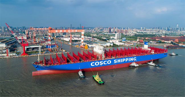 Trung Quốc xuất xưởng tàu container lớn nhất thế giới
