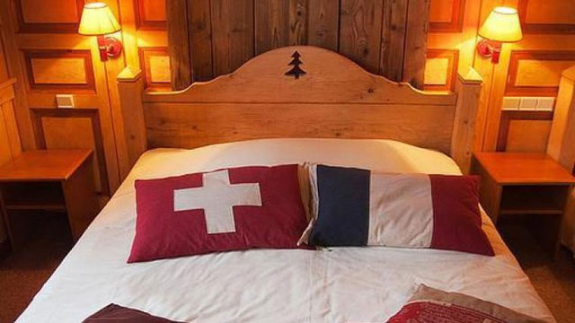 Khách sạn độc nhất hành tinh: Khách nằm ngủ ở Thụy Sĩ nhưng lại phải sang Pháp đi vệ sinh