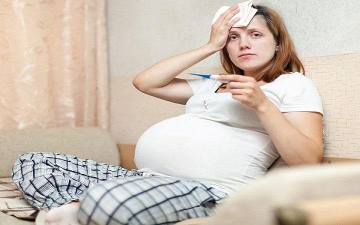 Những ngày hè oi nóng có thể gây nguy hiểm cho phụ nữ mang thai