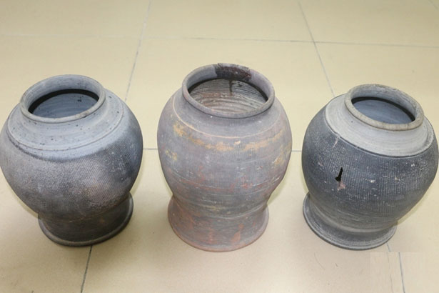 3 hũ sành cổ thời Trần - Lê được phát hiện ở khu vực Văn miếu Hà Tĩnh