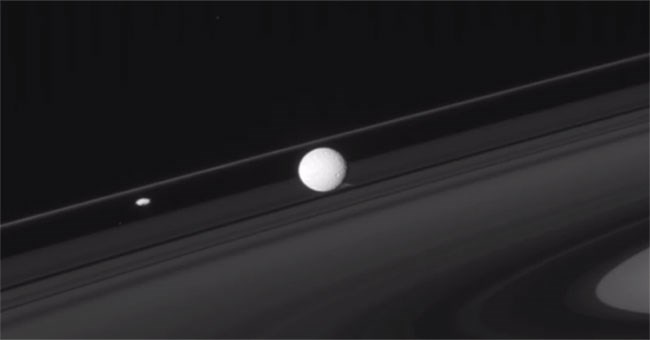 Tàu thăm dò NASA phát hiện tiếng người ngoài hành tinh “nói chuyện”?