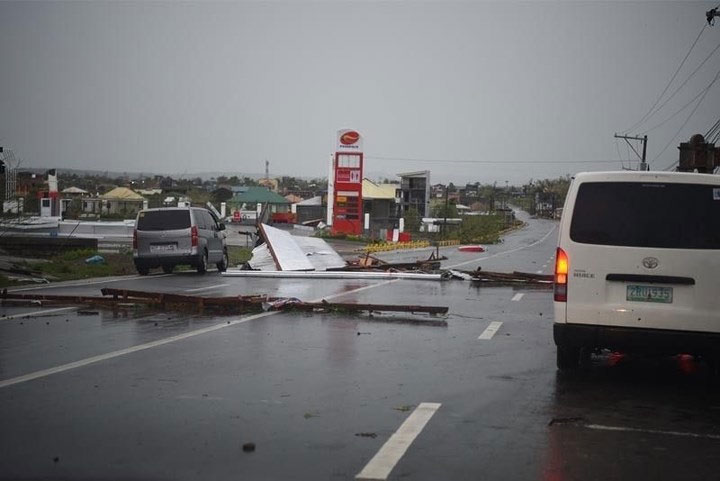 Chùm ảnh: Siêu bão Mangkhut với sức gió 270km/h càn quét Philippines