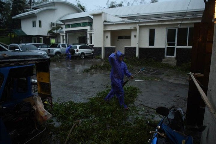 Chùm ảnh: Siêu bão Mangkhut với sức gió 270km/h càn quét Philippines