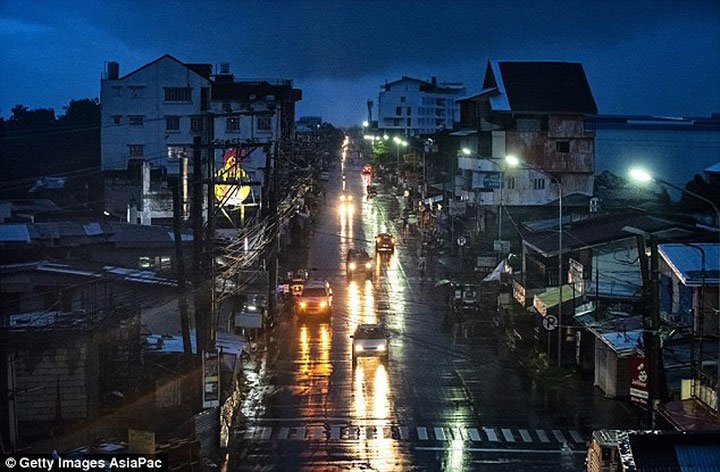 Chùm ảnh: Siêu bão Mangkhut với sức gió 270km/h càn quét Philippines