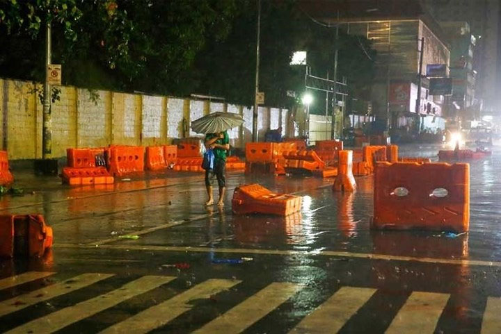 Chùm ảnh: Siêu bão Mangkhut với sức gió 270km/h càn quét Philippines