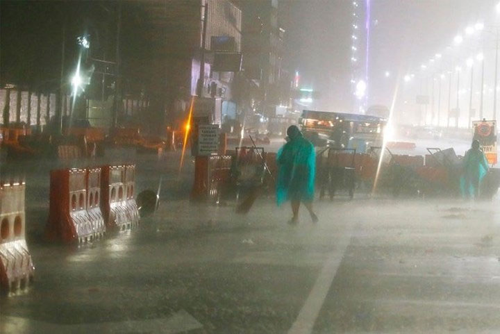 Chùm ảnh: Siêu bão Mangkhut với sức gió 270km/h càn quét Philippines