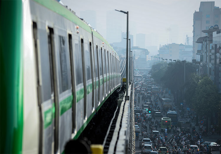 Tổng thời gian là 25 phút từ khi khởi hành từ ga Yên Nghĩa (Hà Đông) đến ga cuối Cát Linh (Đống Đa).