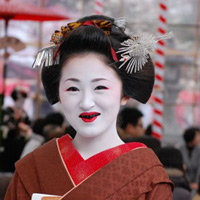Vì sao phụ nữ Nhật Bản nhuộm răng đen?