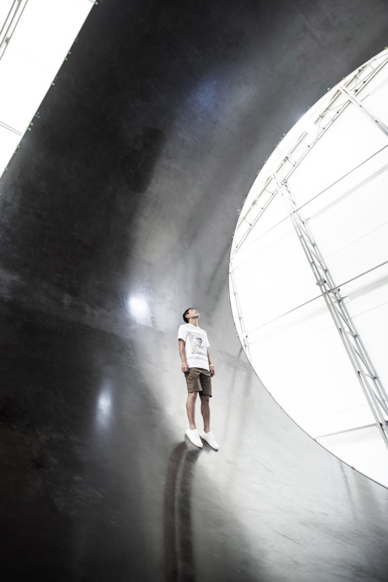 Hình hài tên lửa SpaceX sắp đưa người tới Mặt Trăng và sao Hỏa