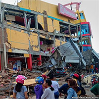 Số người chết vì động đất, sóng thần Indonesia tăng lên hơn 1.200