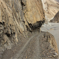 Con đường cao hơn 3.000 mét xuyên qua hẻm núi