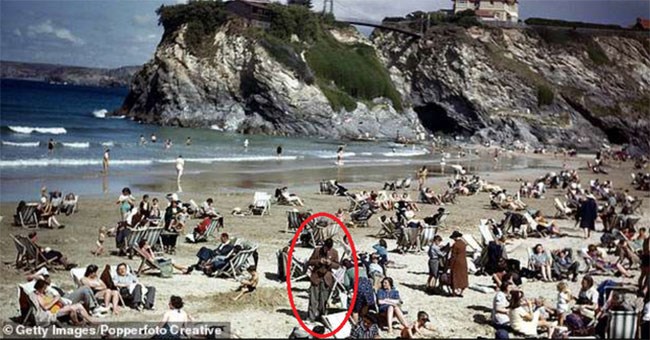 Xôn xao hình ảnh “người du hành thời gian” trong một bức ảnh cũ