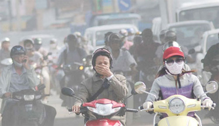 Nhiều người mắc bệnh tai mũi họng do ô nhiễm không khí