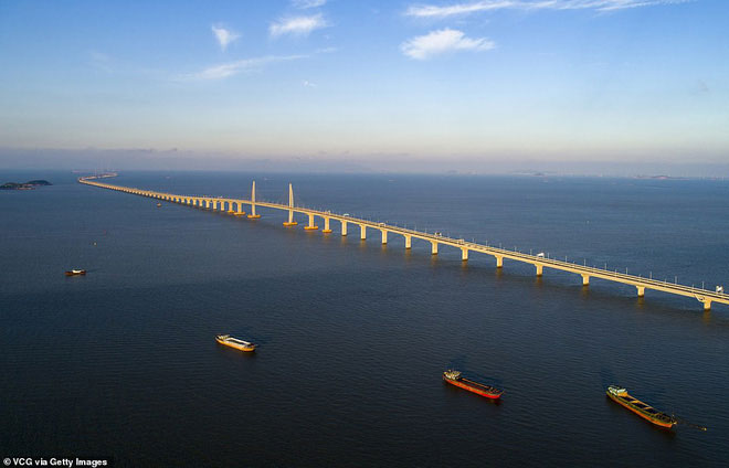 Chiêm ngưỡng cầu vượt biển dài nhất thế giới: 55km, 18 tỷ USD kinh phí tại Trung Quốc