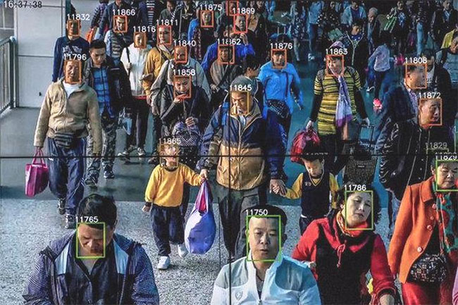AI này có thể tìm kiếm con người qua chiều cao, giới tính bằng qua camera quan sát