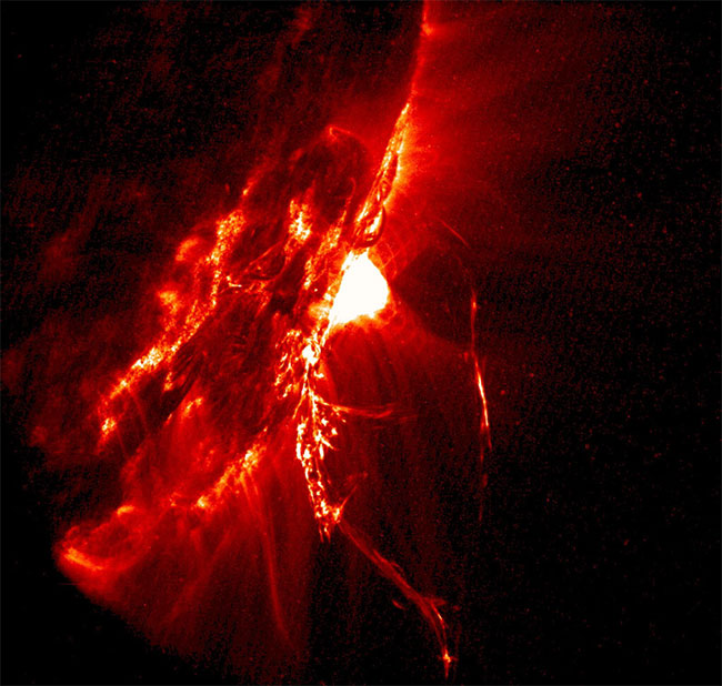 Hình ảnh mặt trời rõ chưa từng thấy