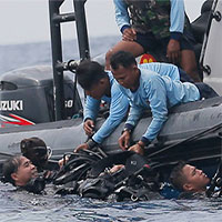 Tìm thấy hộp đen máy bay Lion Air rơi xuống biển Indonesia