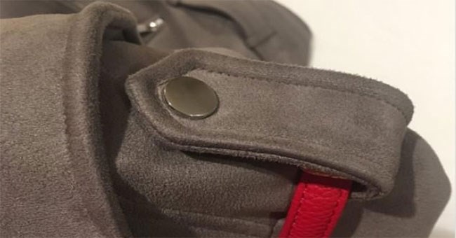 Theo bạn, nút khuy cài trên vai áo để làm gì?