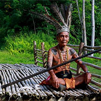 Lạ lùng tộc người giống người Việt cổ trên đảo Borneo