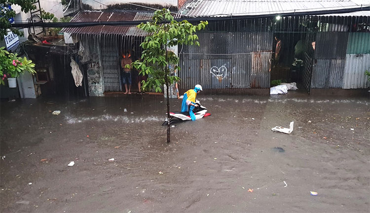 Bão tan, mưa lũ, ngập úng hoành hành
