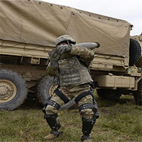 Mỹ chi 7 triệu USD phát triển khung xương trợ lực binh sĩ thành “siêu chiến binh”