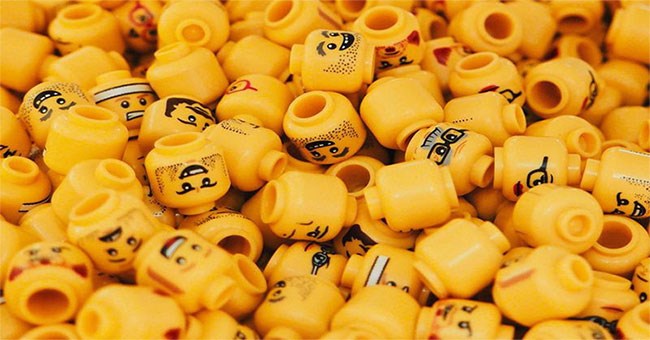 Chuyện gì xảy ra khi không may bạn nuốt phải một cục nhựa LEGO?