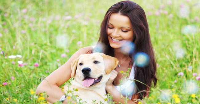 Vì sao ta luôn muốn véo má em bé, xoa đầu chó nhỏ?