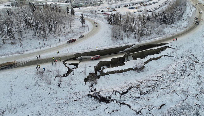 Alaska đã làm thế nào để sửa những con đường hư hại do động đất chỉ trong vài ngày?