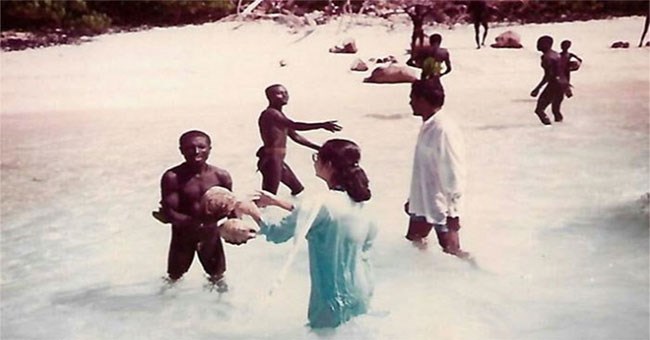 Bí mật của người phụ nữ tiếp cận với bộ tộc nguy hiểm nhất thế giới