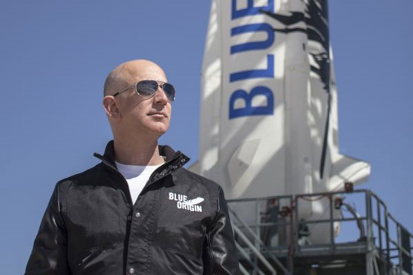 Jeff Bezos đang làm 