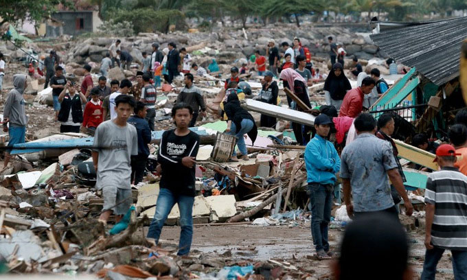 Cảnh hoang tàn ở thị trấn Indonesia bị sóng thần tấn công