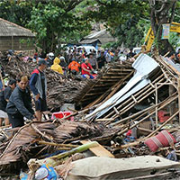 Sóng thần ở Indonesia làm hơn 200 người chết