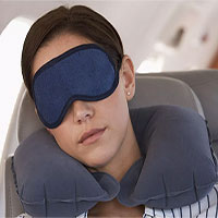 Mẹo giúp bạn ngủ ngon trên máy bay khi đi du lịch