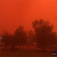 Bầu trời Australia đỏ rực như trong phim kinh dị do bão bụi