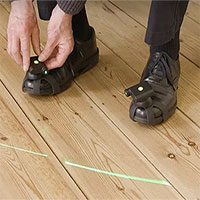 Giày Laser hỗ trợ bệnh nhân Parkinson đi lại