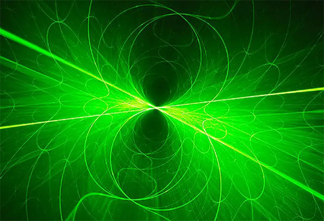 MIT phát minh hệ thống truyền tin qua… tia laser