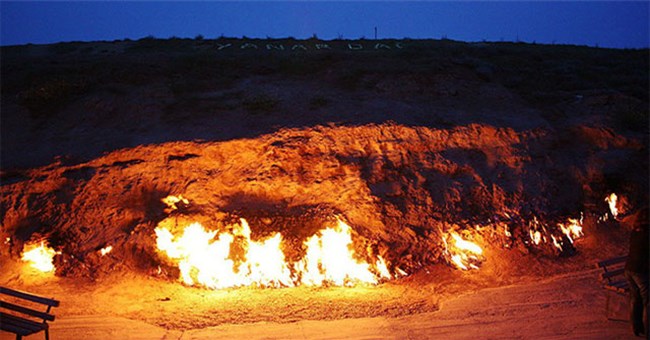 Ngọn lửa "địa ngục": Cháy được 4000 năm và không hề có dấu hiệu sẽ ngừng lại