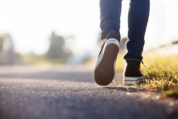 Đi bộ thường xuyên là tốt, nhưng không nhất thiết phải đi bộ được 10.000 bước.