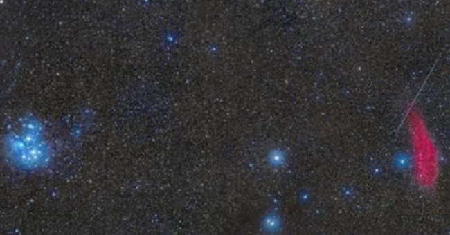 Sao chổi, sao băng, tinh vân quy tụ trong một ảnh ngoạn mục