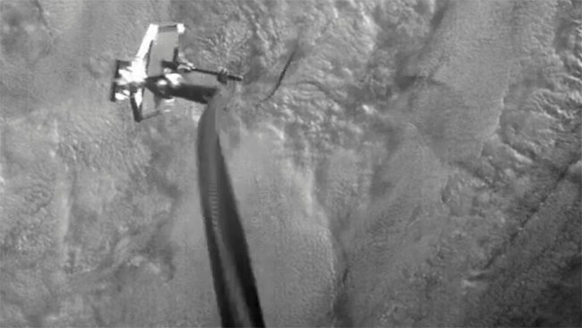 Lao móc bắn tới mục tiêu với tốc độ 20m/s.