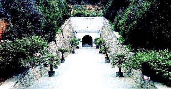 Ngôi mộ đế vương đáng sợ nhất Trung Quốc: 1 chiếc quan tài đoạt 7 mạng người