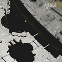 Xem khoảnh khắc tàu vũ trụ Hayabusa 2 của Nhật Bản đáp xuống tiểu hành tinh Ryugu