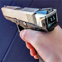 Hộp khóa nòng thông minh đầu tiên trên thế giới với màn hình hiển thị số đạn trong súng