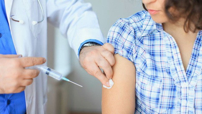 Những mũi tiêm không thể thiếu trong cuộc đời người phụ nữ và khuyến cáo của bác sĩ