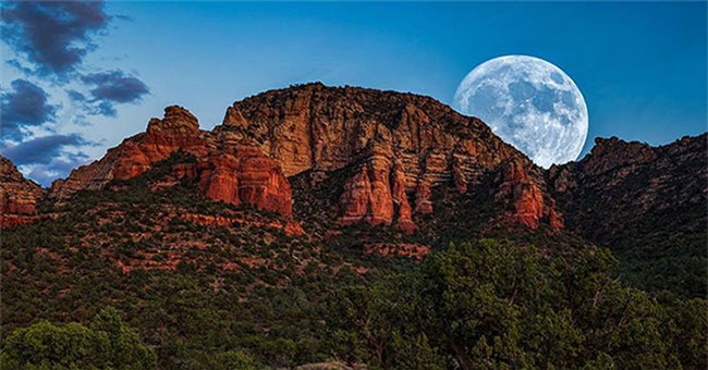 "Siêu trăng giun" - Siêu trăng cực hiếm với cái tên kinh dị nhất sẽ diễn ra ngay tối nay